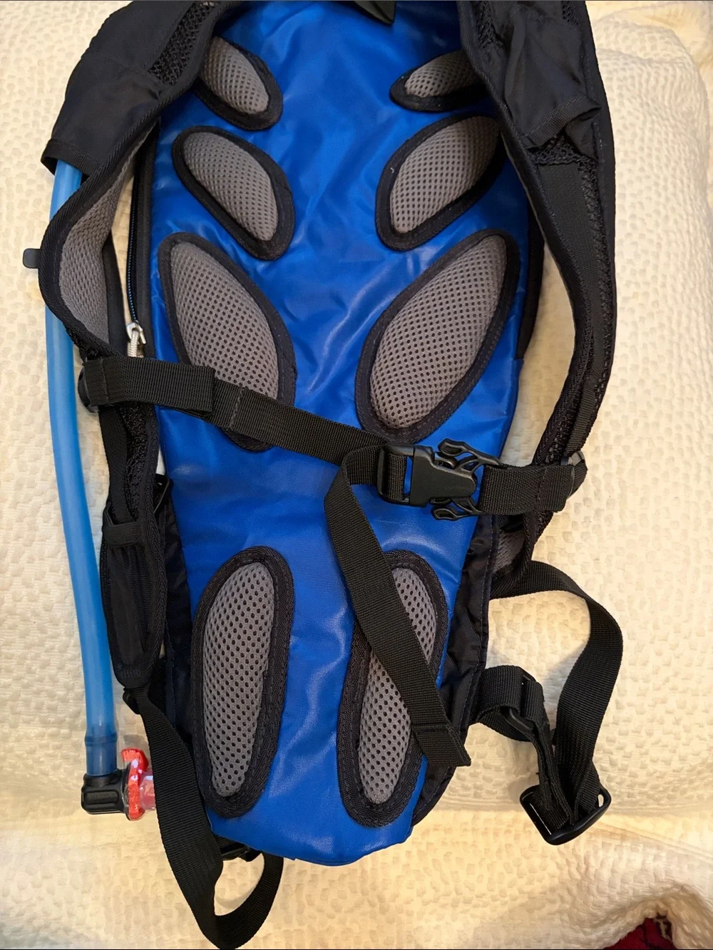 Jansport Blue and Black Hydration Running pack water bladder/hose inc NWT 70oz